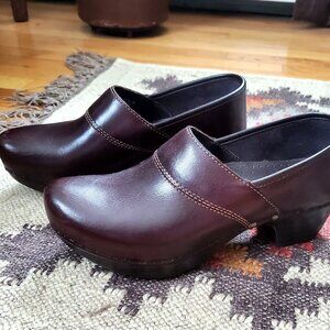 Dansko Closed Back Clogs, size 39
